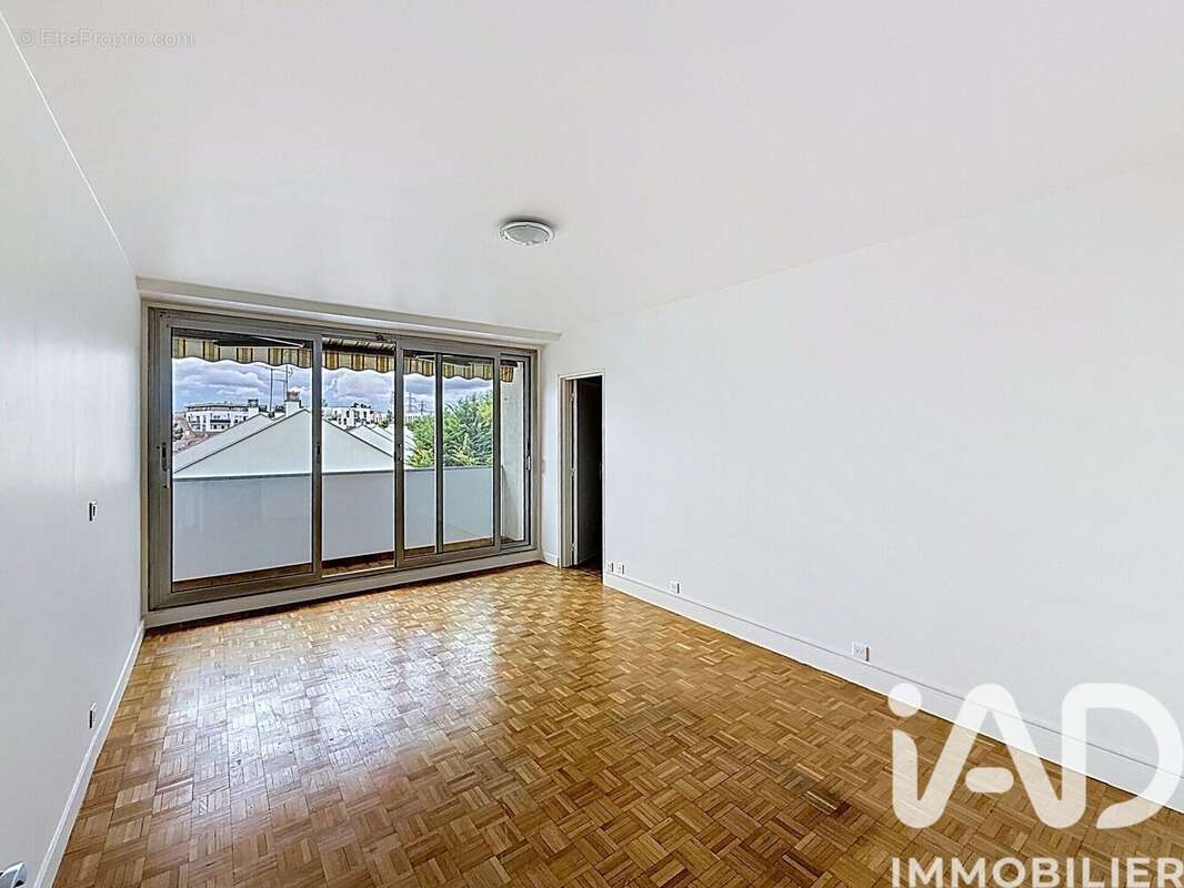 Photo 8 - Appartement à GENNEVILLIERS