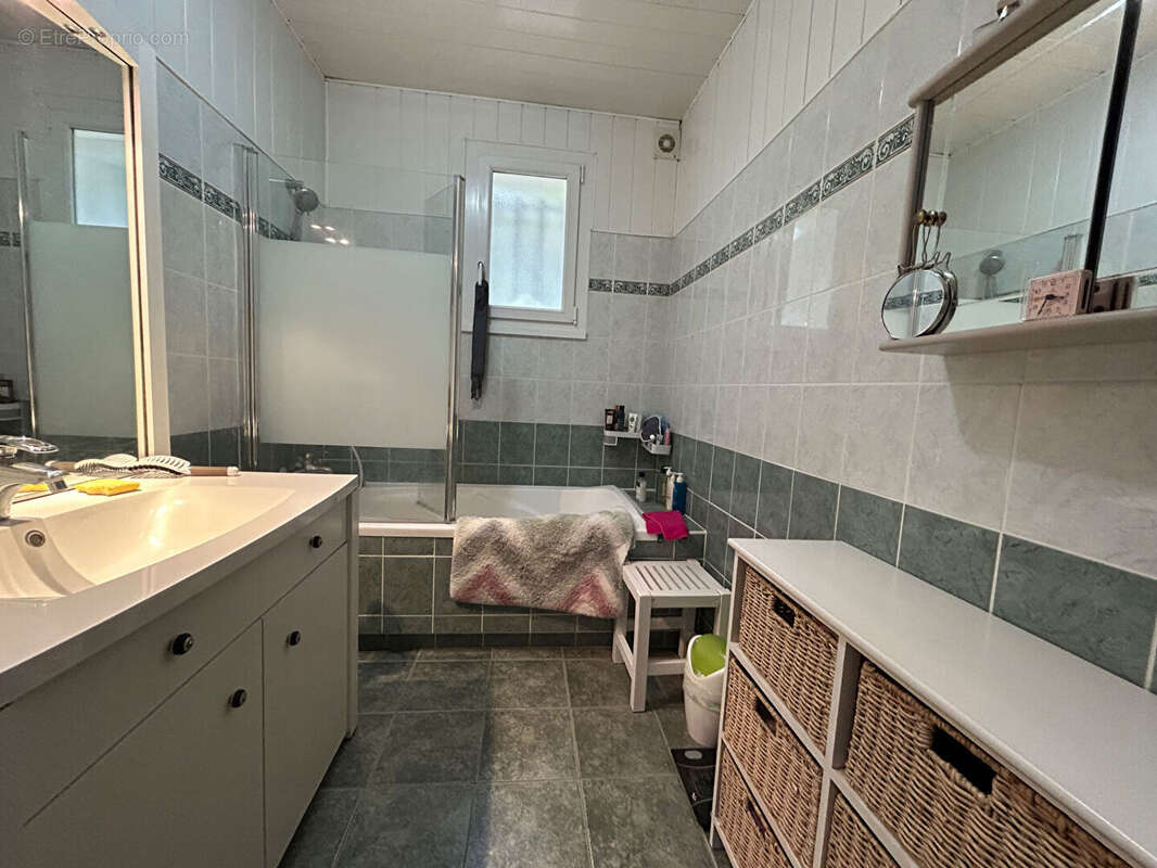 Maison à LAROQUE-DES-ARCS