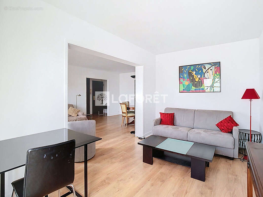 Appartement à PARIS-15E