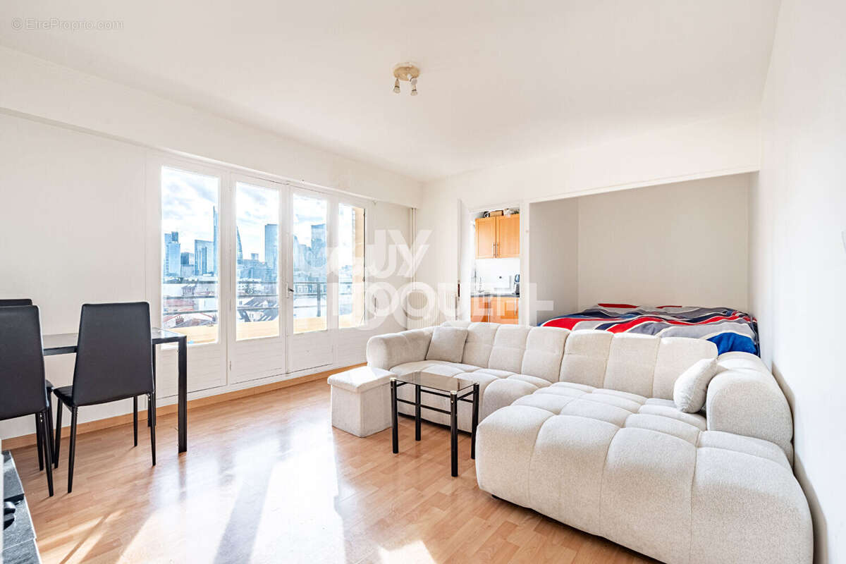 Appartement à LA GARENNE-COLOMBES