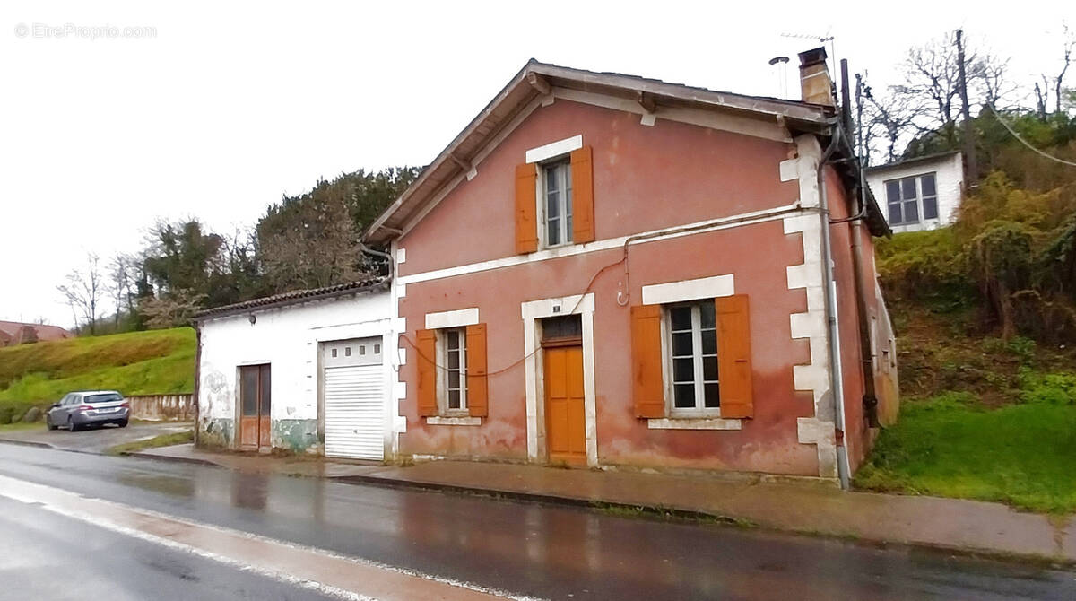 Maison à SAINT-MARTIN-DE-RIBERAC