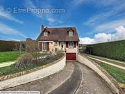 Maison à TRIE-CHATEAU