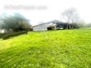 Terrain à SAINT-LUMINE-DE-COUTAIS