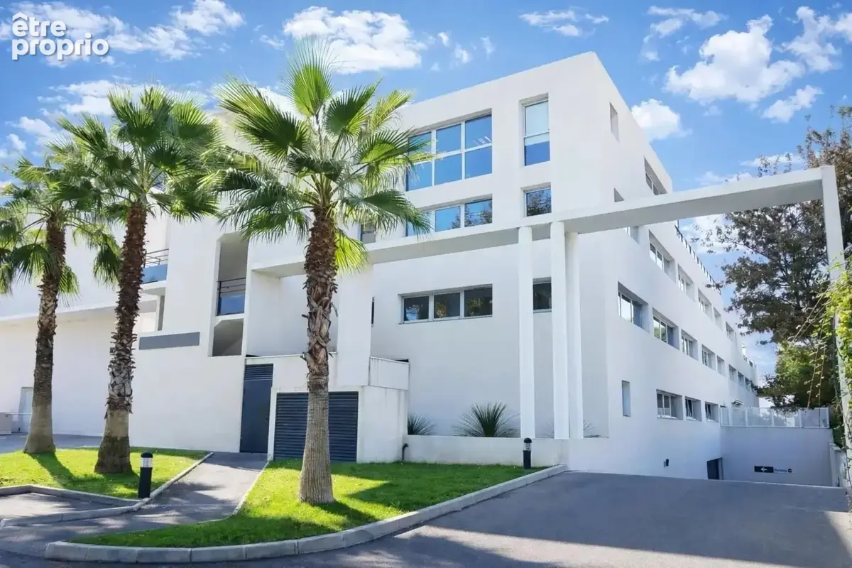 Photo Commerce à Cannes au prix de 1 120 000€