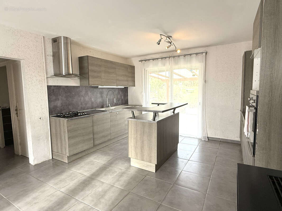 Maison à NEUILLY-SAINT-FRONT