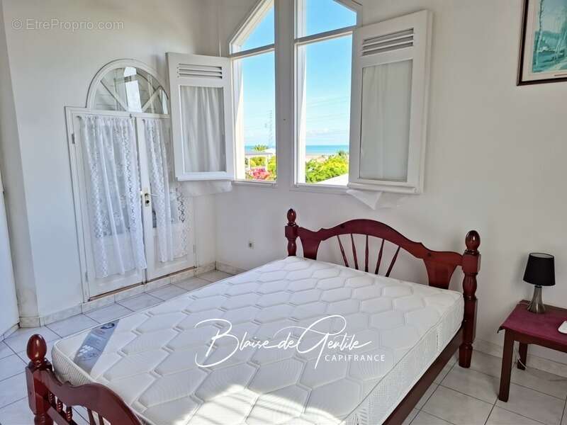 Maison à BAIE-MAHAULT