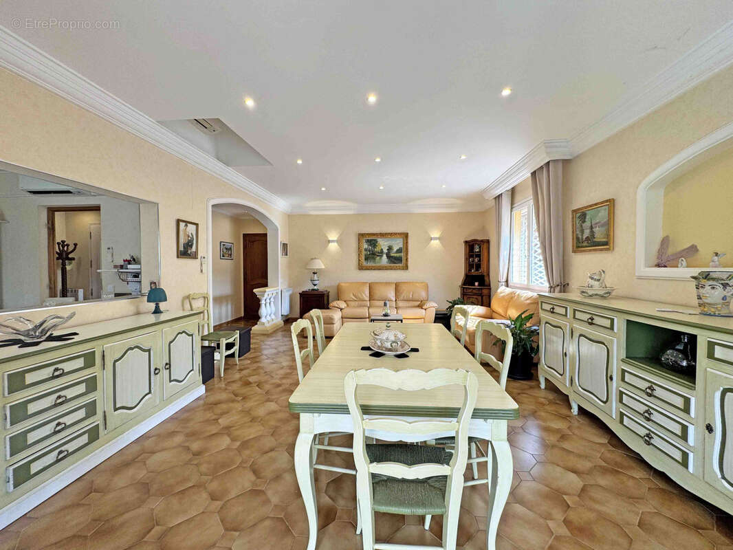 Appartement à VENCE