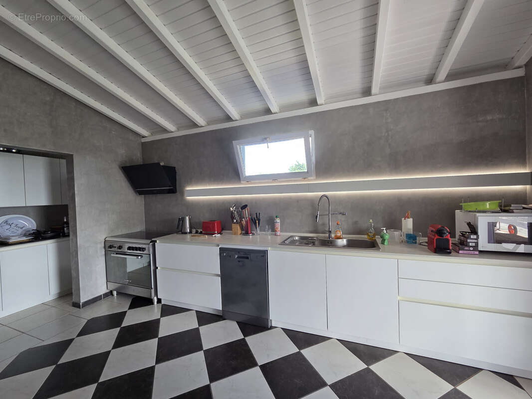 Maison à LES TROIS-ILETS