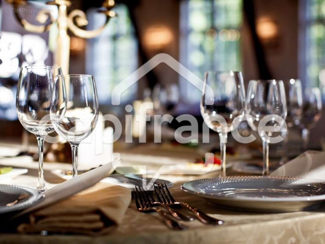 Restaurant en forte progression emplacement privilégié 470 000 euros - photo 2