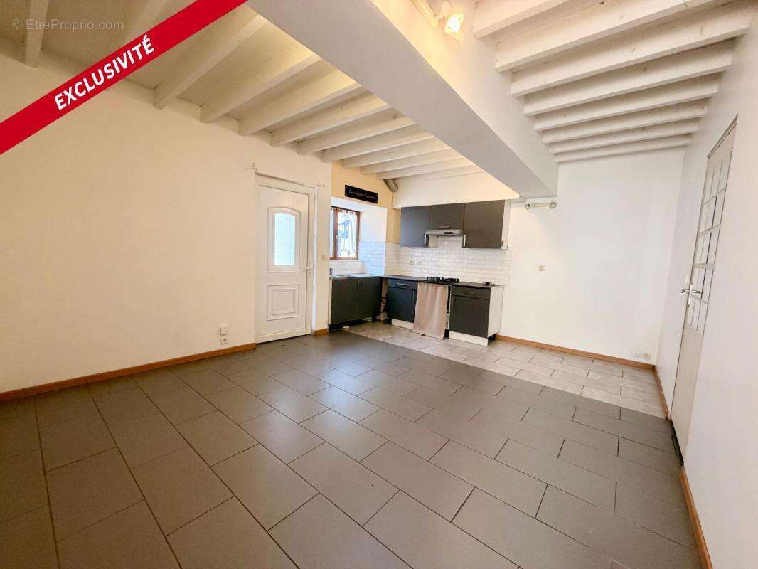 Appartement à VILLENEUVE-L'ARCHEVEQUE