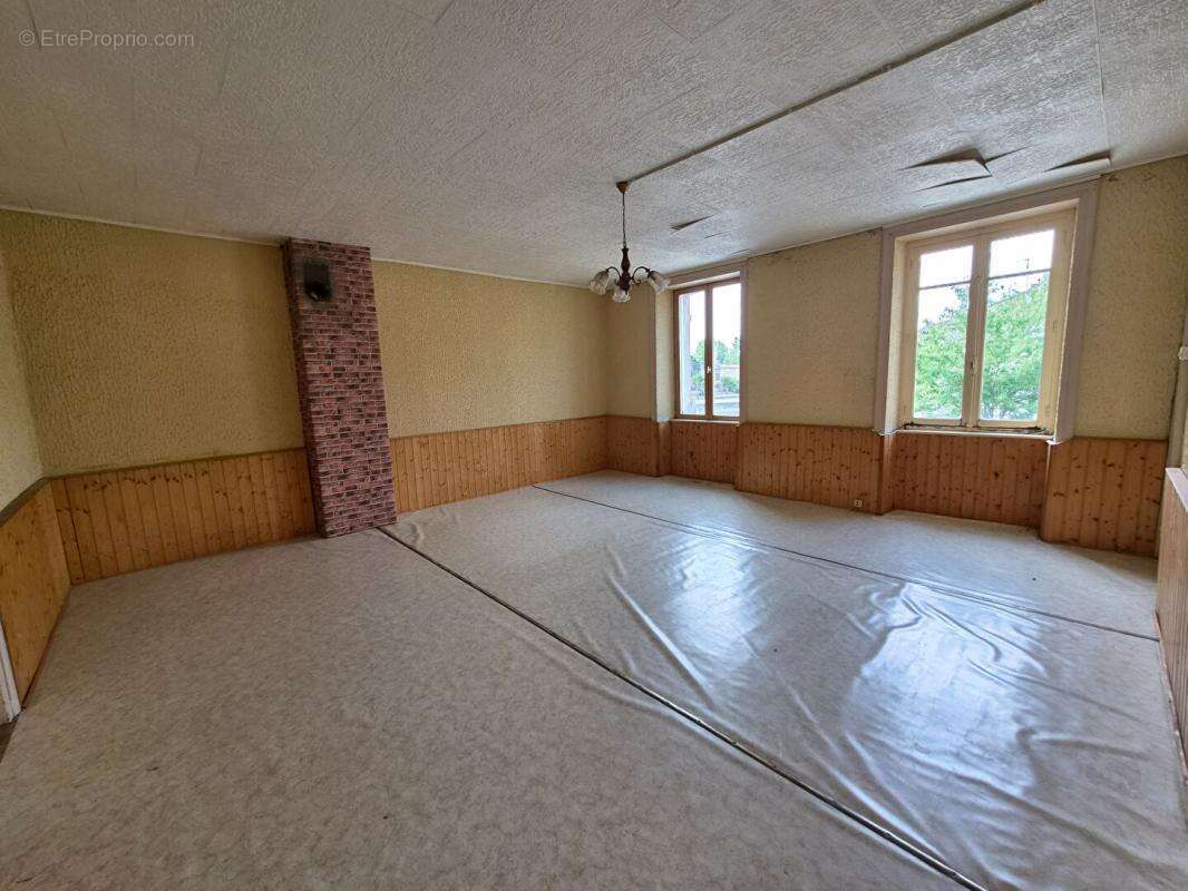 Maison Augerolles 9 pièce(s) 190 m2 avec petit jardin - photo 8