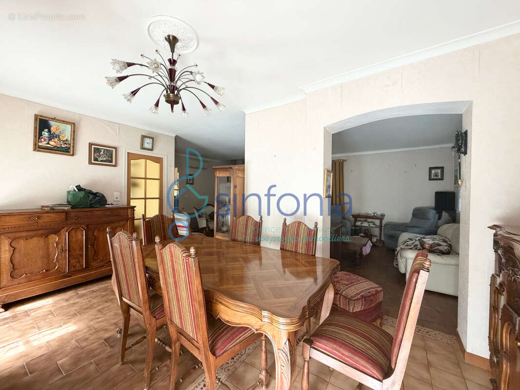 Nîmes   Maison de 120 m2 avec appartement indépendant de 45 m2, 2 garages et jardin - photo 6