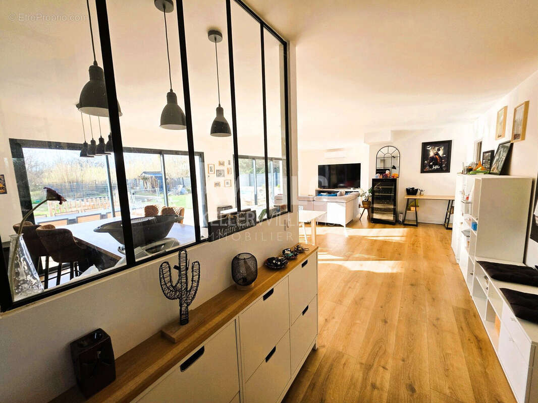 Maison 117 m² à Saint-Chamas  - photo 6