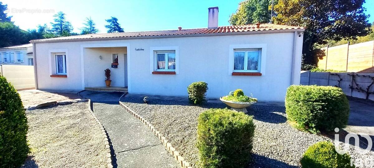 Photo 1 - Maison à BEAULIEU-SOUS-LA-ROCHE