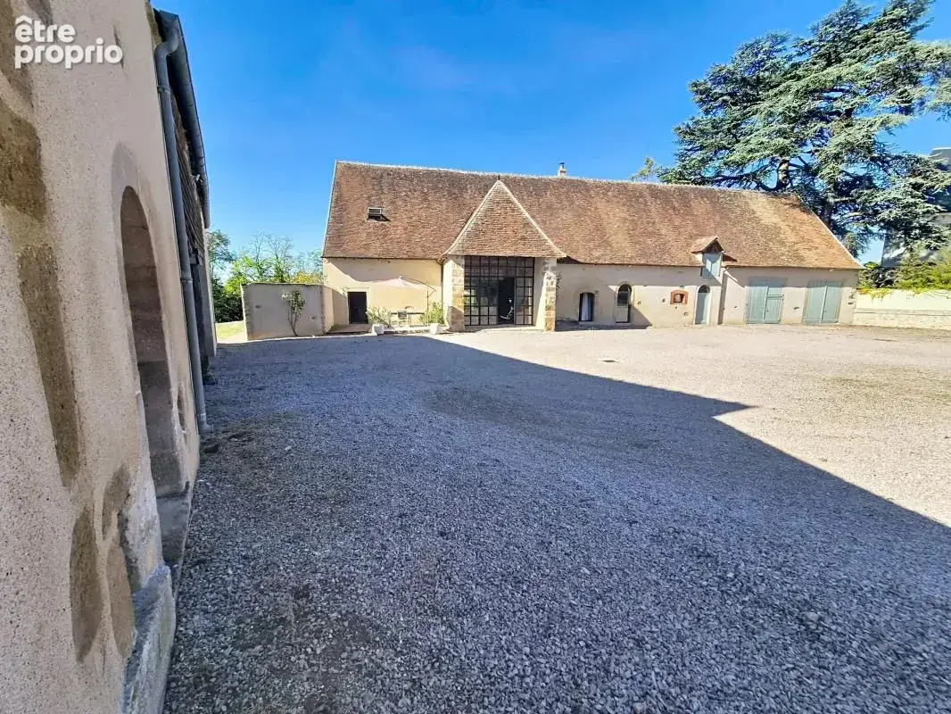 Maison 6 pièces 250 m² à vendre à Chateaumeillant (18370) - photo 4