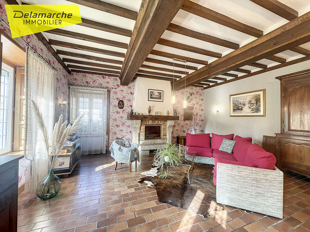 Maison à CERENCES