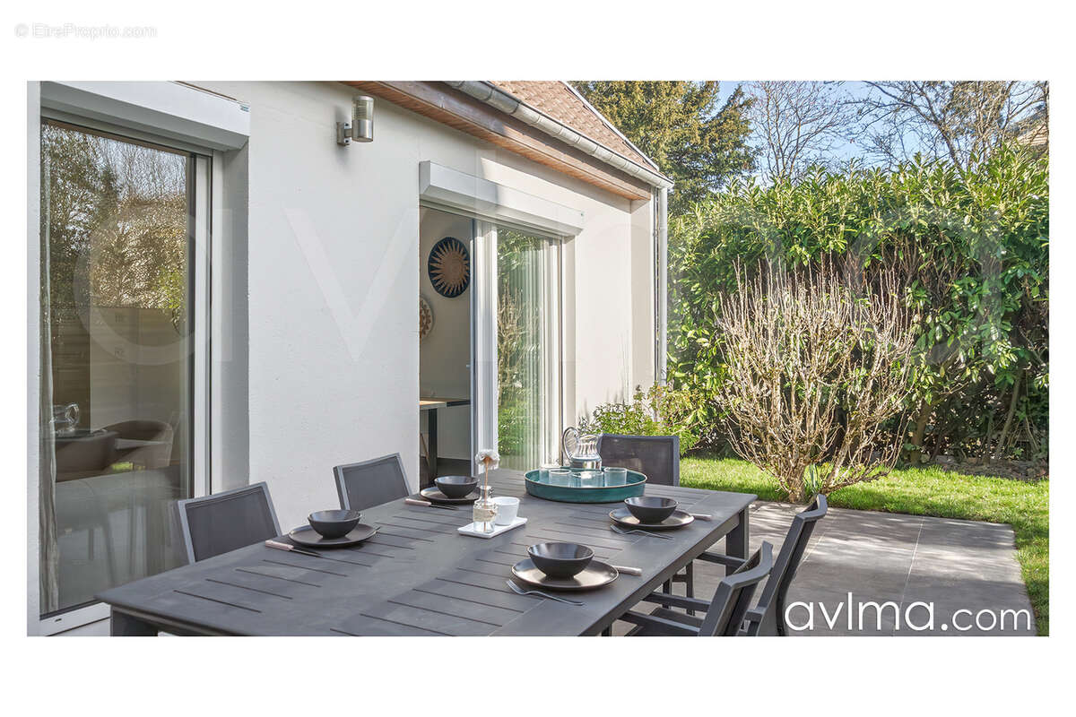 Maison à SAINT-NOM-LA-BRETECHE