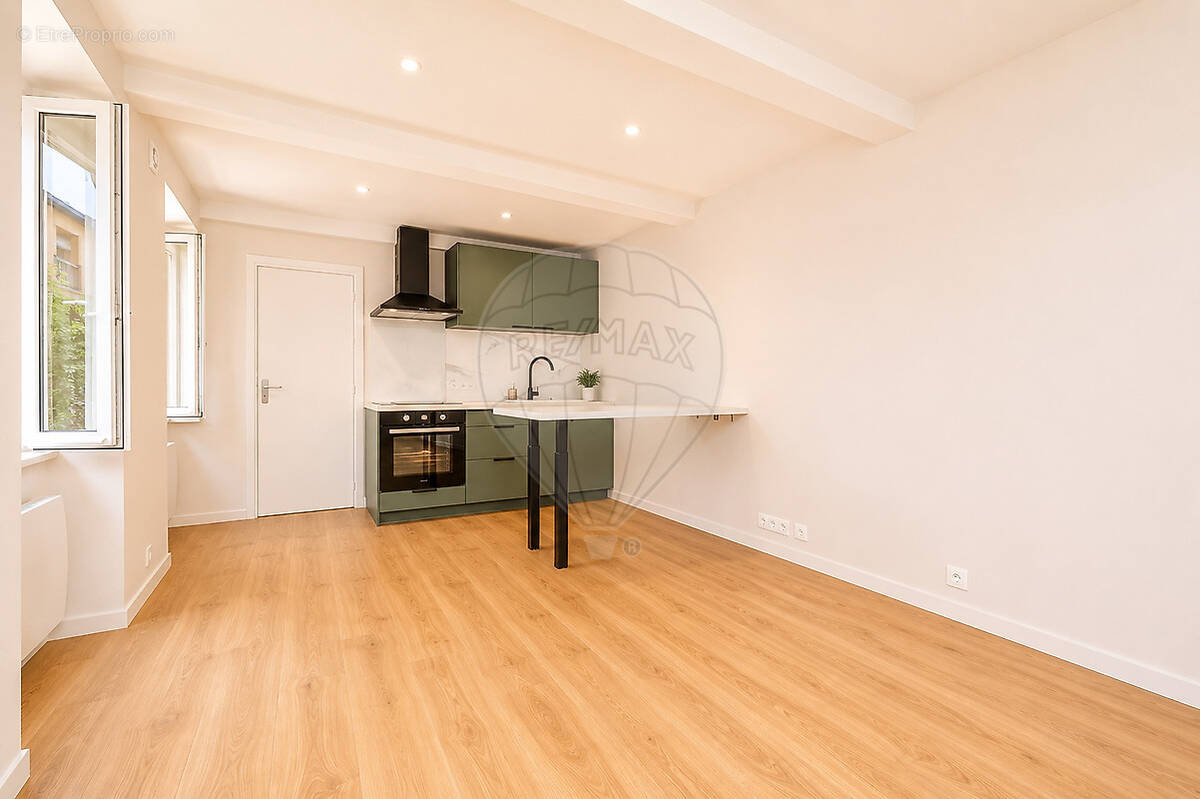 Appartement à VILLENEUVE-LOUBET