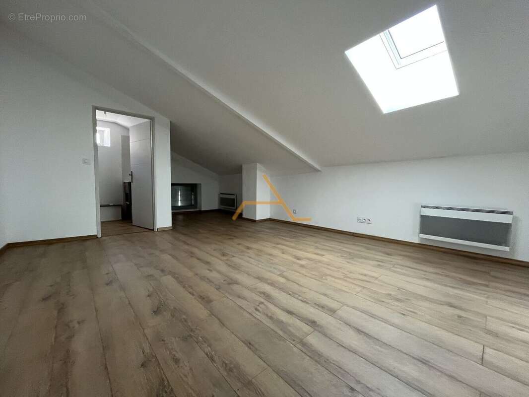 Appartement à VALREAS