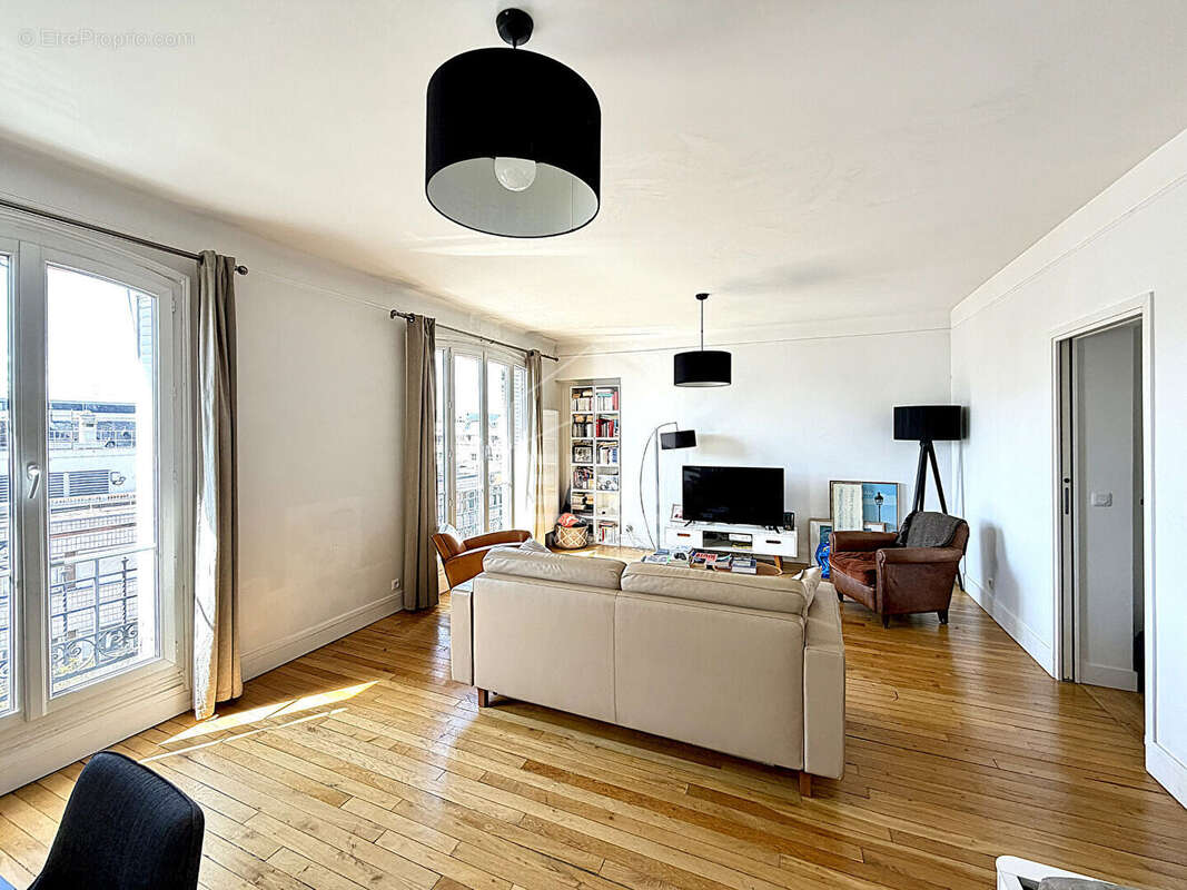 Appartement à LEVALLOIS-PERRET