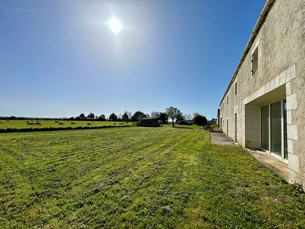 Maison à SAINT-MICHEL-EN-L'HERM