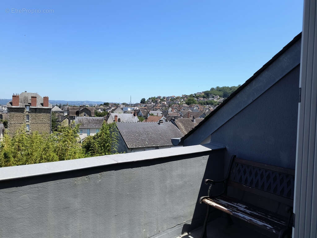 Appartement avec balcon, garage et parking. - photo 2