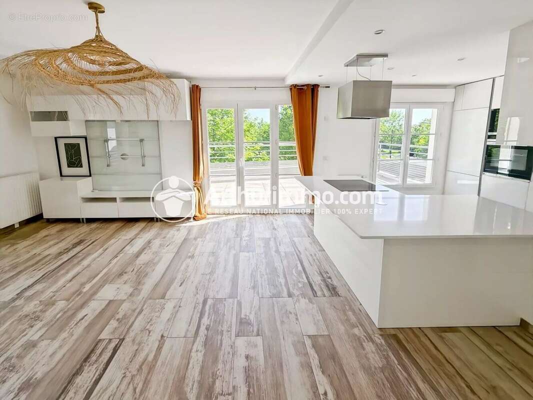 Appartement à SAINT-PIERRE-DU-PERRAY