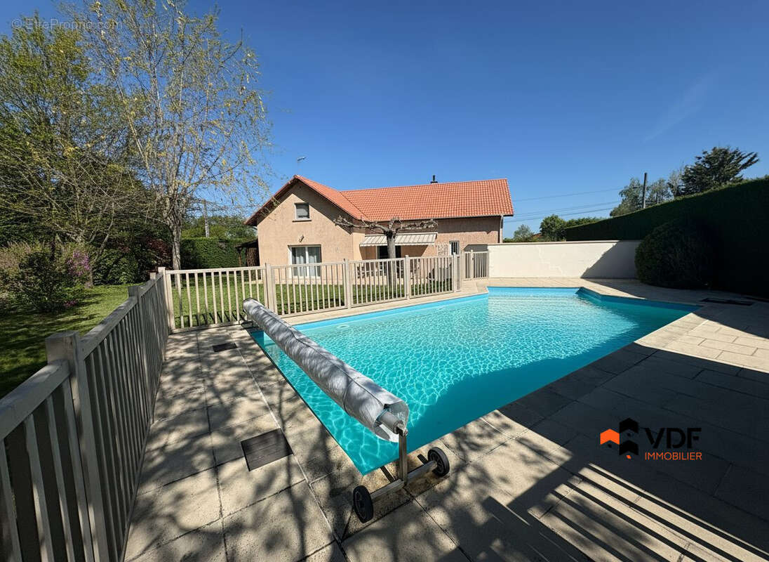 Maison à RIORGES