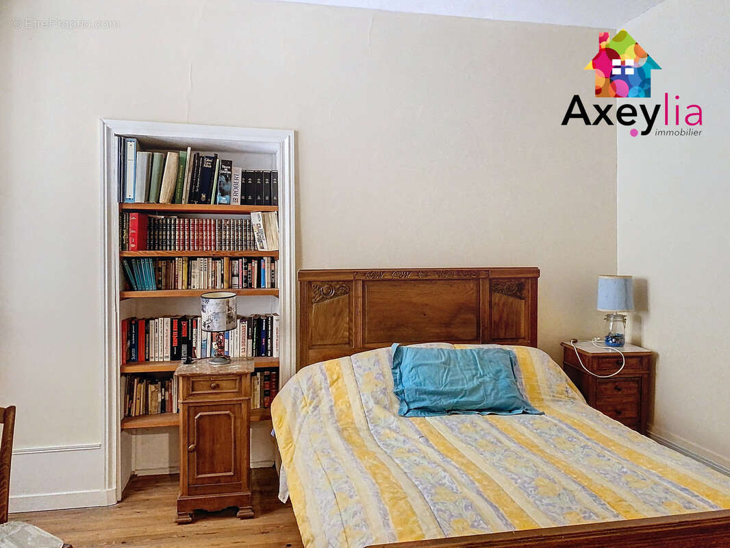 Maison à CHENAY-LE-CHATEL