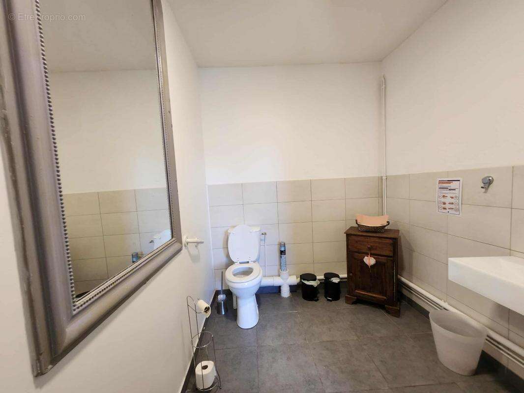 Autre à COURS-LES-BARRES