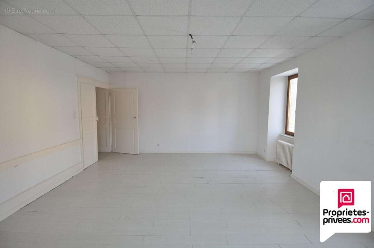 Corps de ferme avec 2 maisons, une grange, prévoir travaux - photo 5