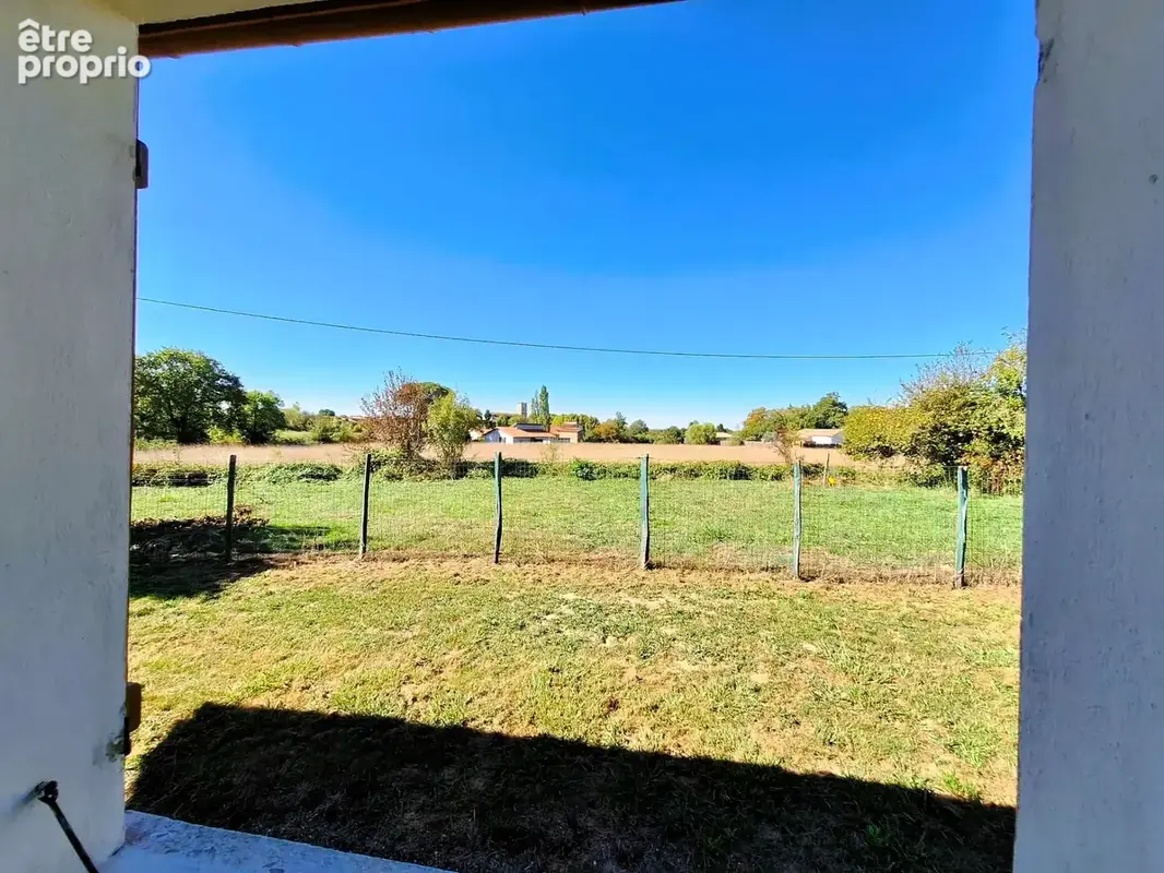  À VENDRE  Maison 3 chambres avec garage de 50 m² et terrain de 2 500 m² à Vergoignan - photo 4