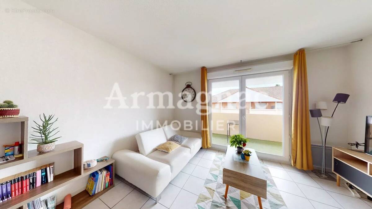 Appartement à LONS