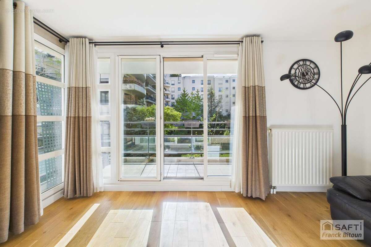 Photo 2 - Appartement à COURBEVOIE