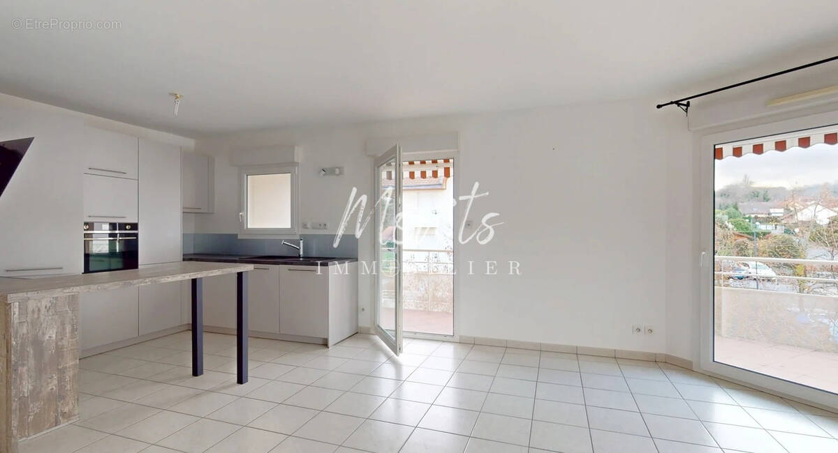 Appartement à VALLEIRY