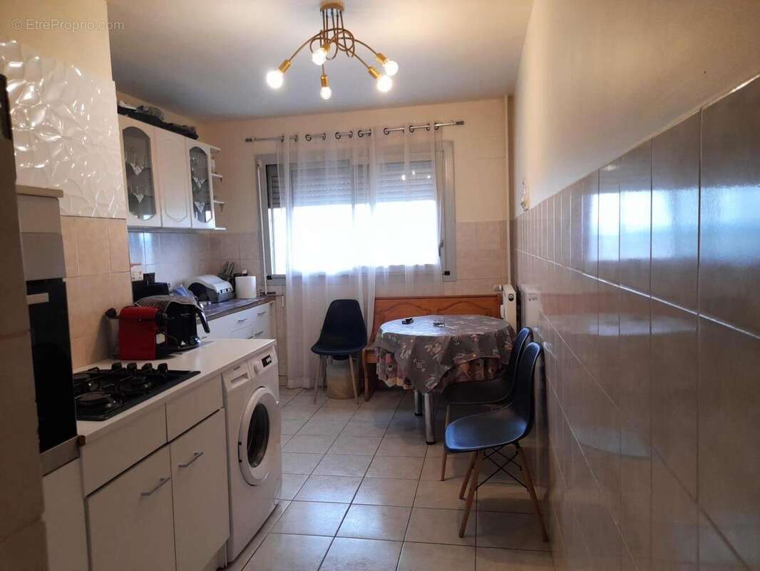 Appartement 82 m² à Venissieux  - photo 3