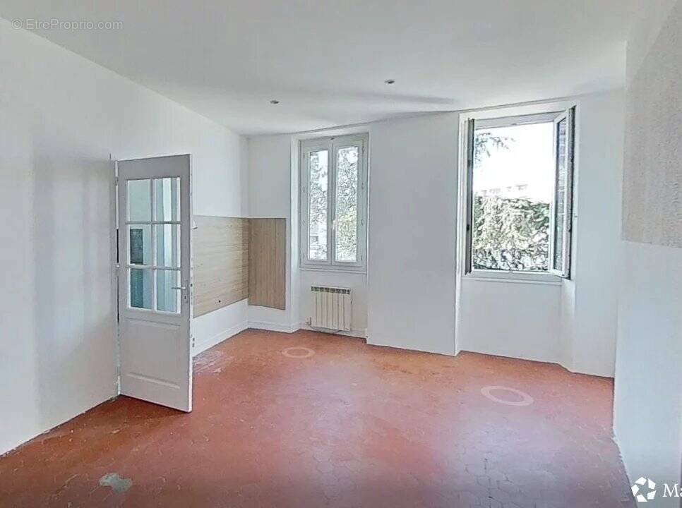 Appartement à MARSEILLE-3E