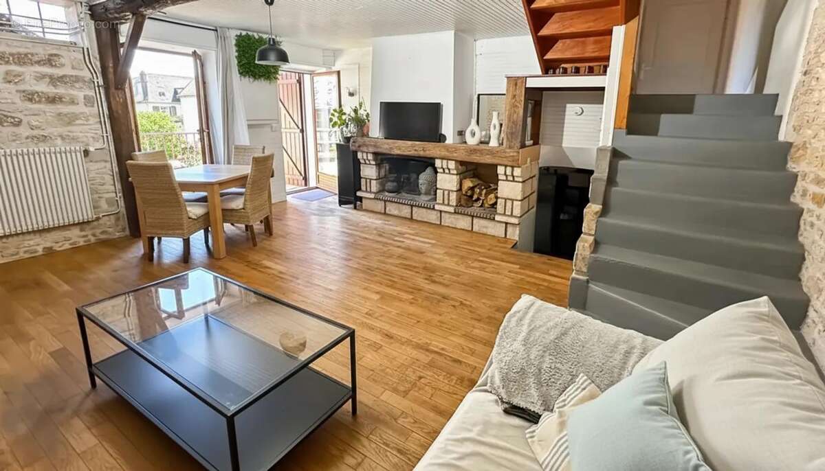 Maison à MONTIGNY-SUR-LOING