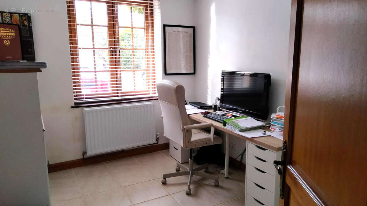 BUREAU - Maison à LORIGNE