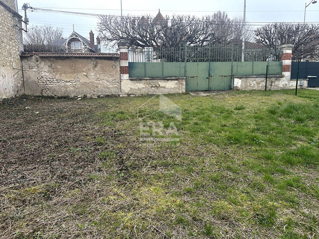 Terrain à MONTEREAU-FAULT-YONNE