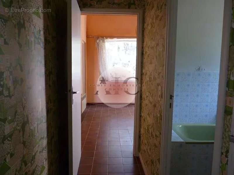 Maison à TOURRETTES