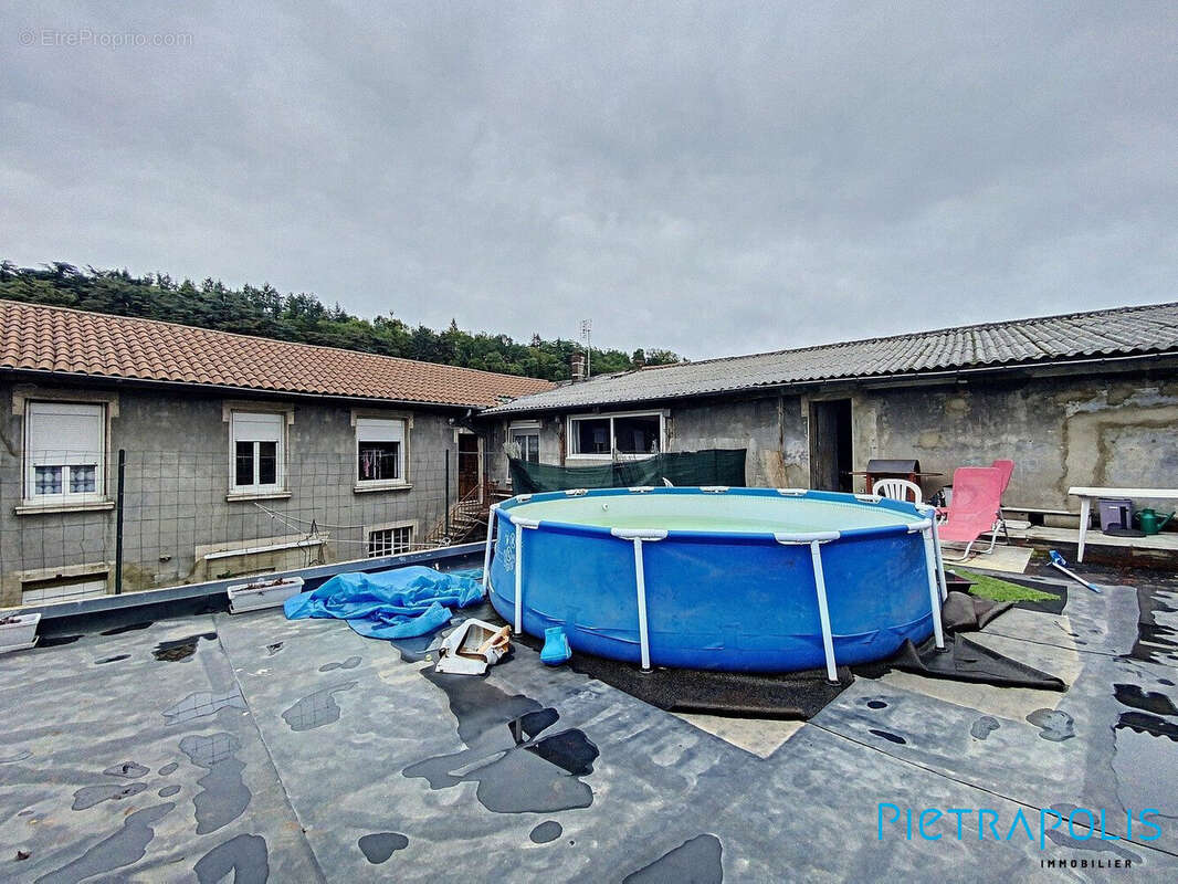 Maison 205 m² à Tarare  - photo 8