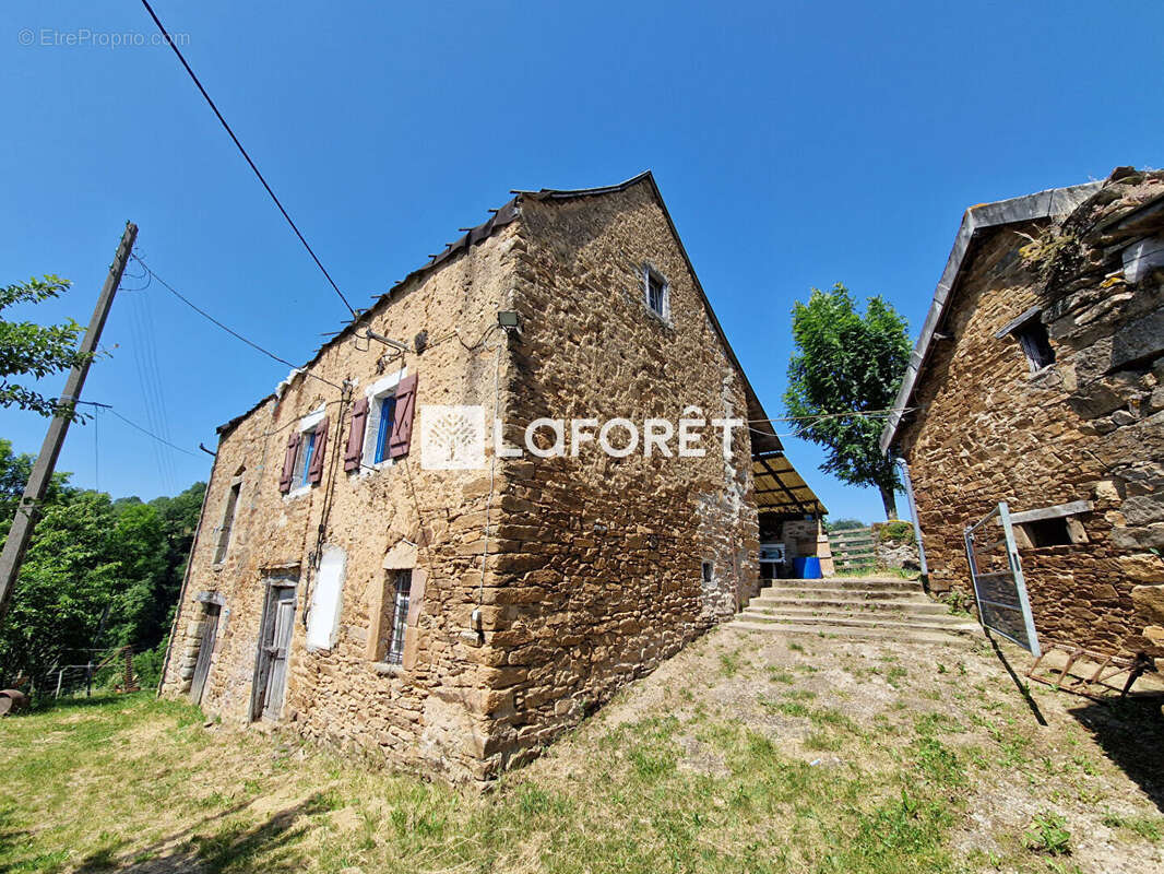 Maison à CALMONT