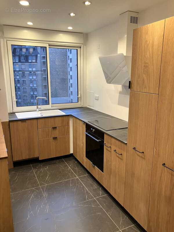 Appartement à PARIS-15E