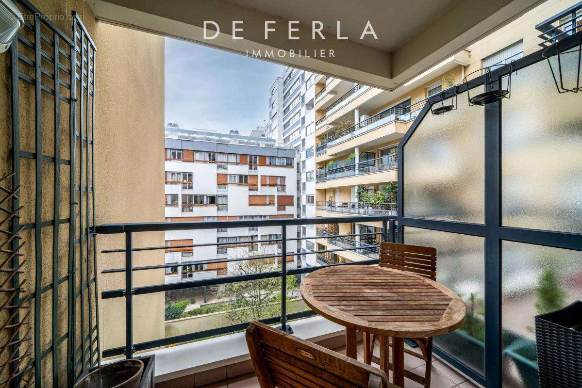 Appartement à PARIS-15E