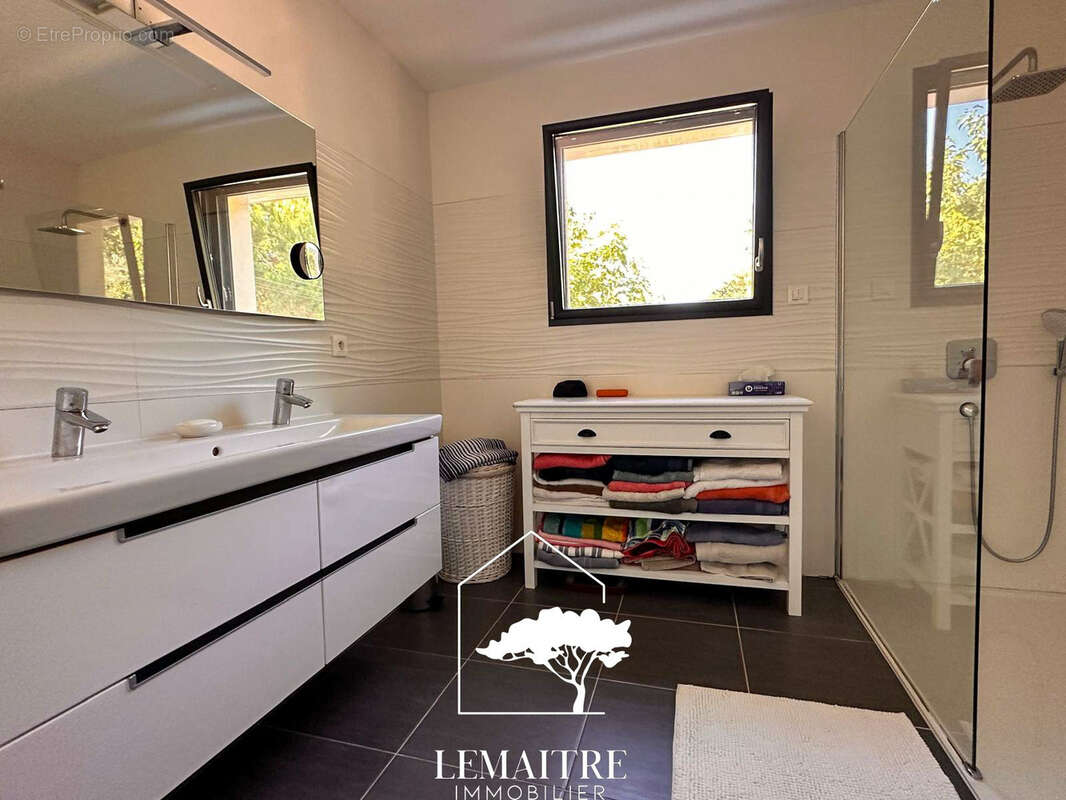 Maison à LES MATHES