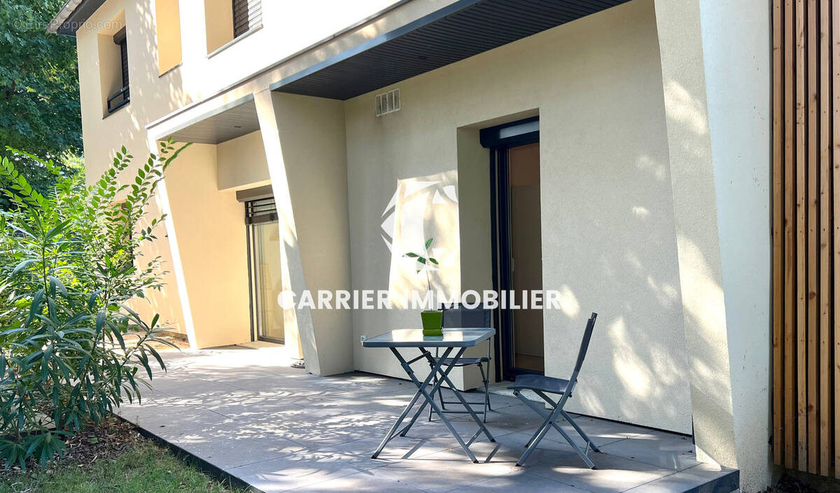 Appartement à SAINT-GENIS-LAVAL