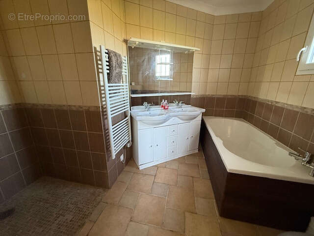 Maison à RIOUX-MARTIN