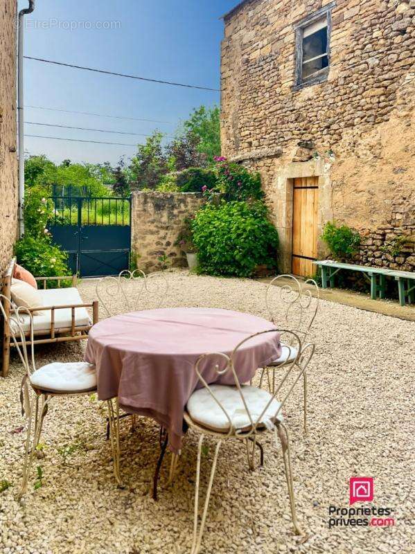 Maison à VAULT-DE-LUGNY