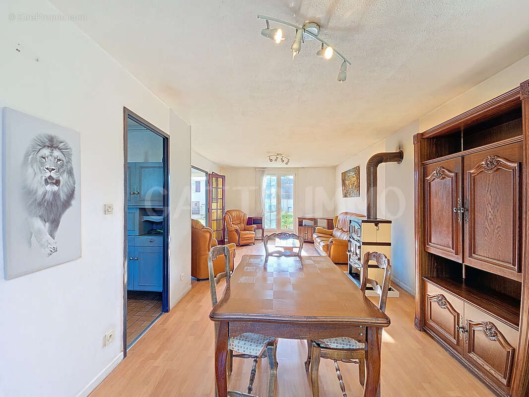 Maison à HAN-SUR-NIED